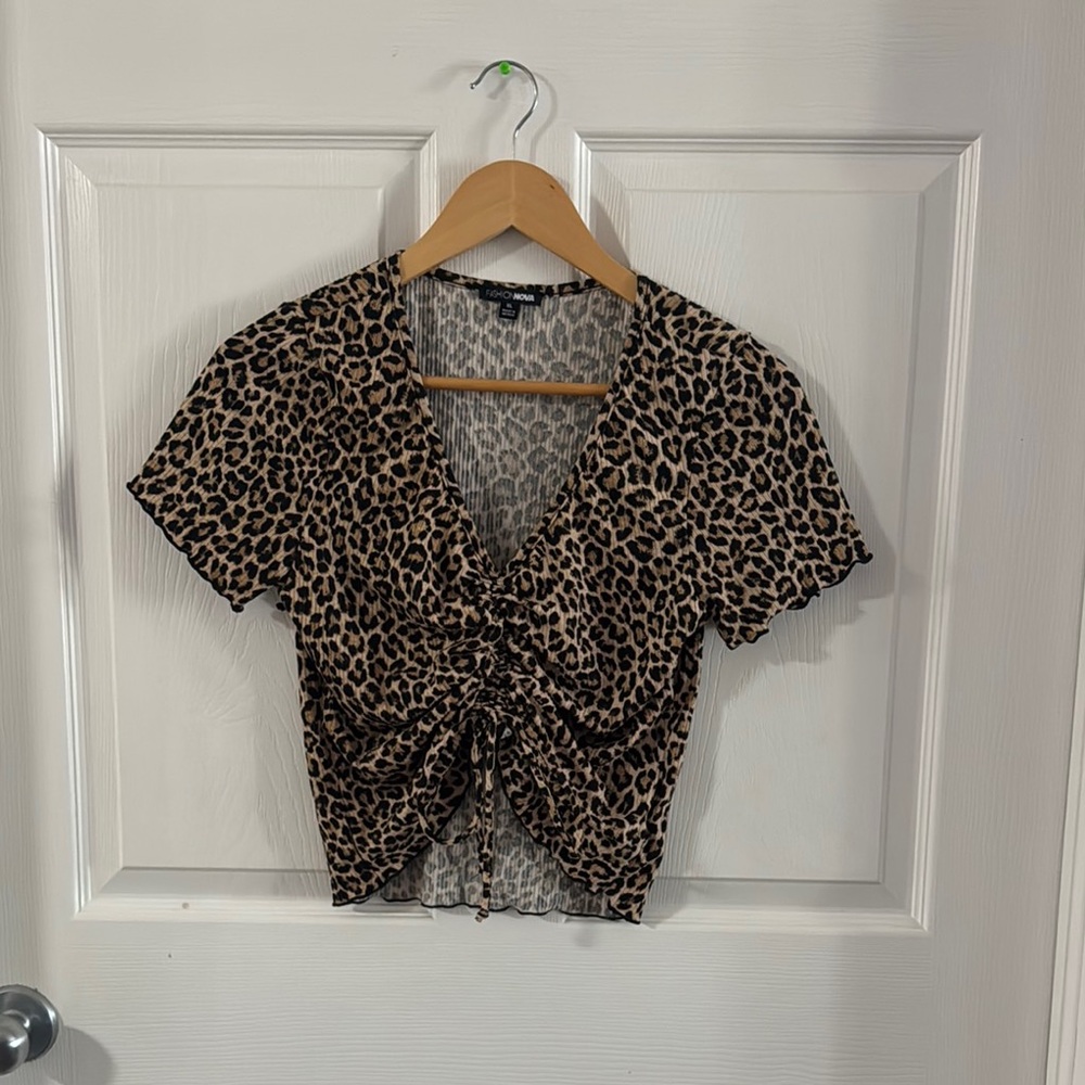Fashion Nova Leopard Print Crop Top